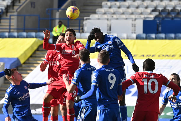 德媒：孔帕尼决定最后2轮德甲让金玟哉休息，以准备世俱杯.